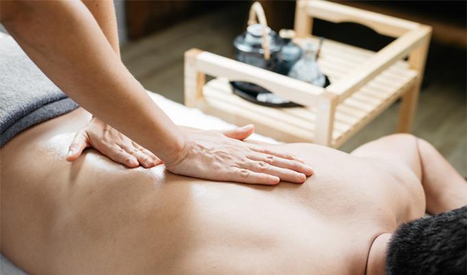 Massage löst Verspannungen 